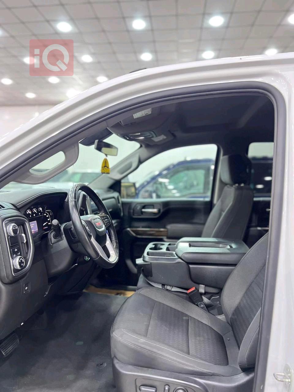 GMC Sierra